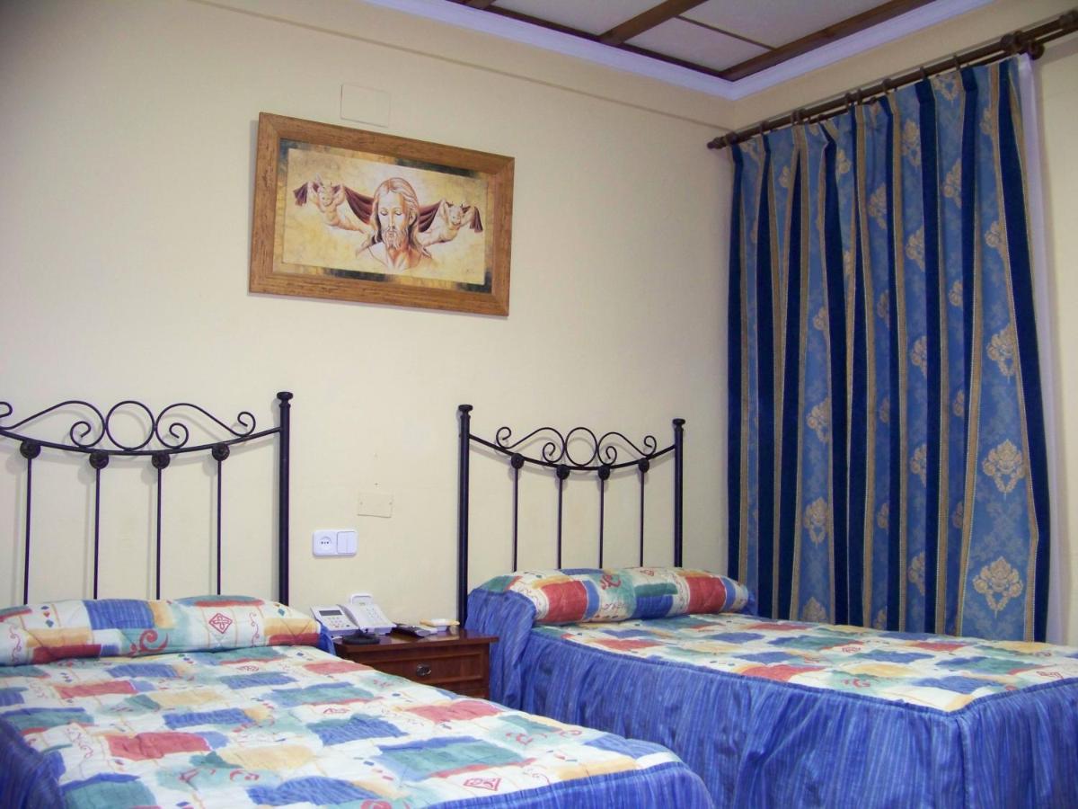 Hostal El Lirio Бойюйос пар дел Кондадо Стая снимка