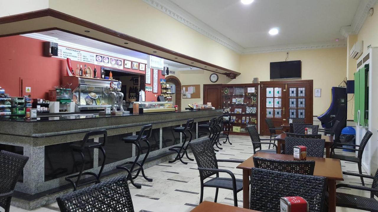 Hostal El Lirio Бойюйос пар дел Кондадо Екстериор снимка