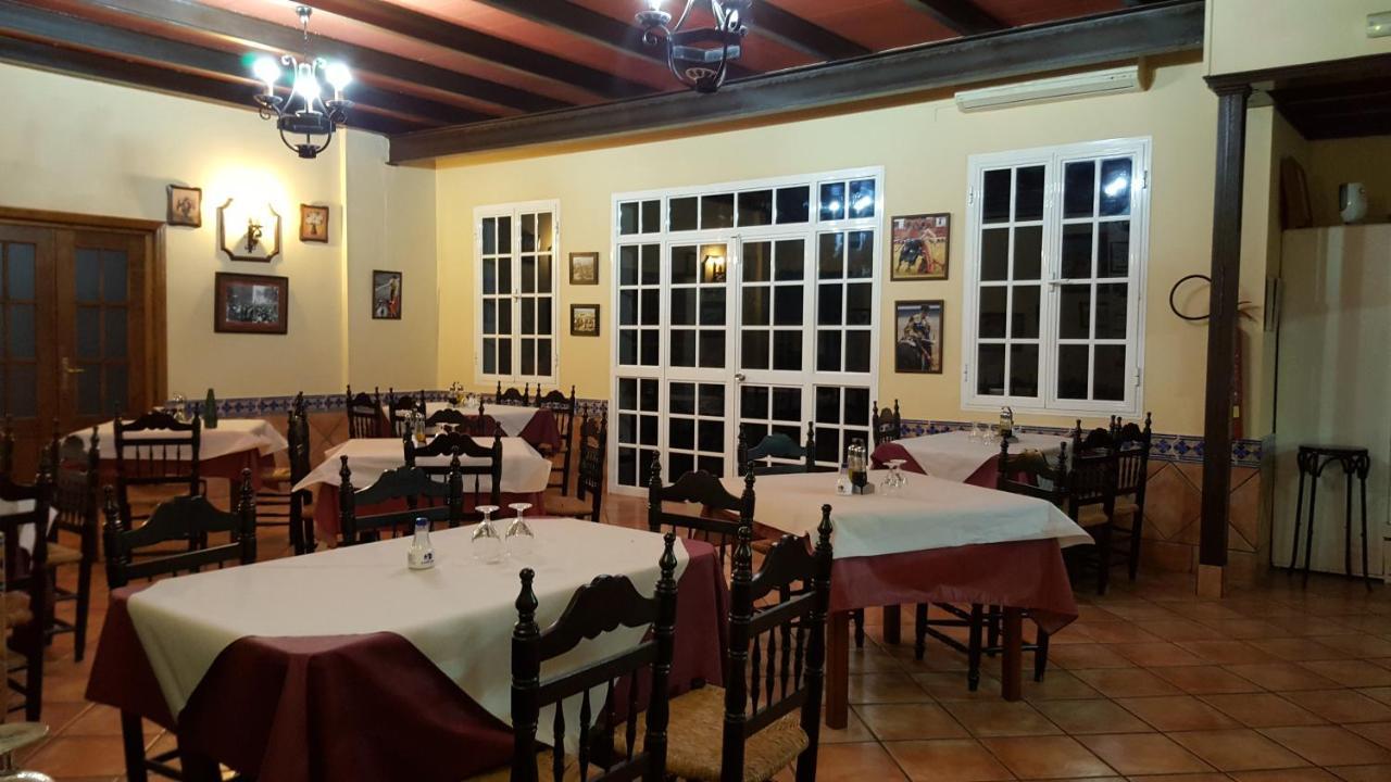 Hostal El Lirio Бойюйос пар дел Кондадо Екстериор снимка