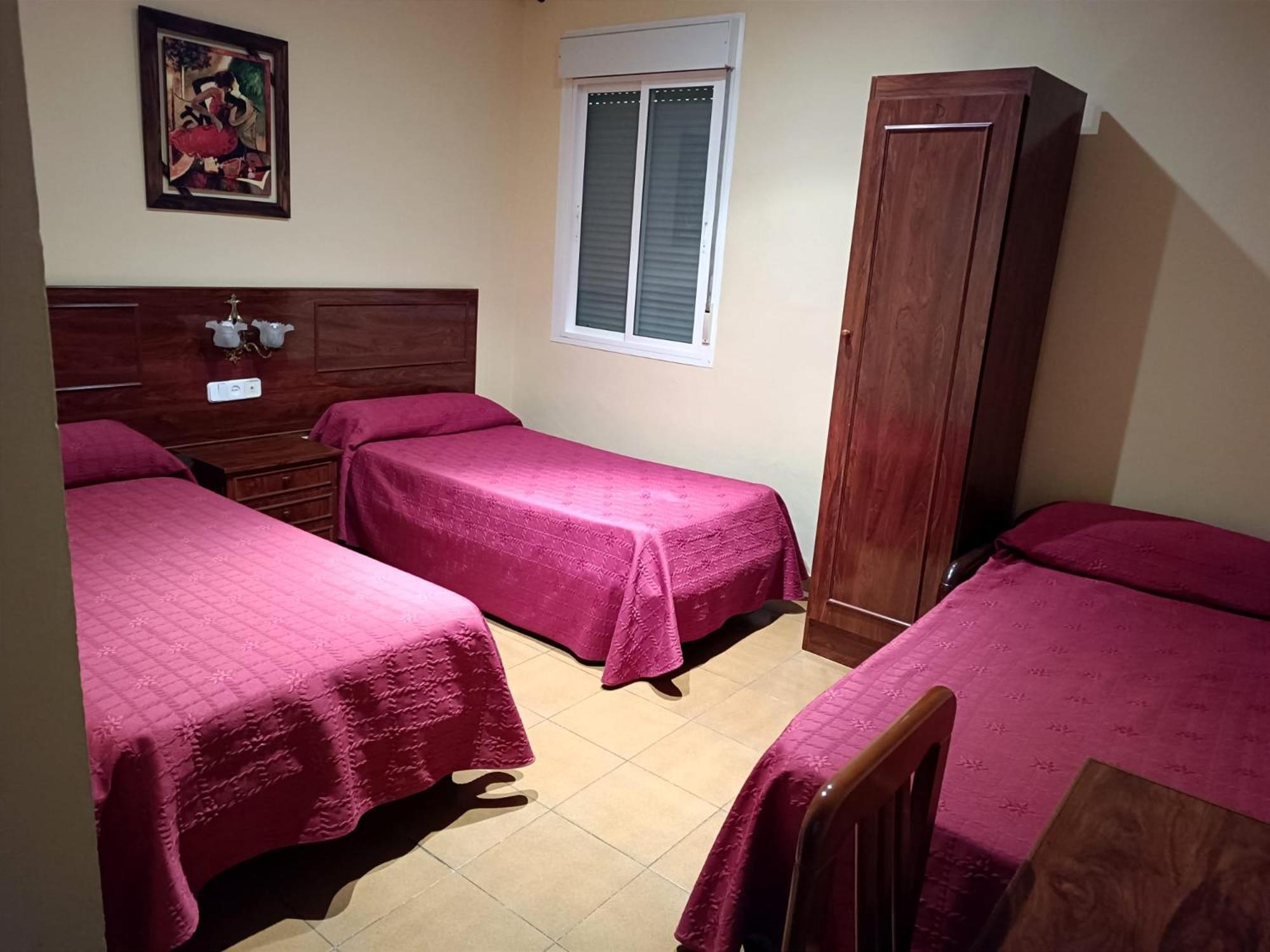 Hostal El Lirio Бойюйос пар дел Кондадо Екстериор снимка