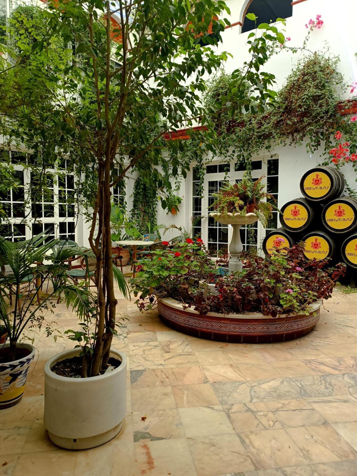 Hostal El Lirio Бойюйос пар дел Кондадо Екстериор снимка