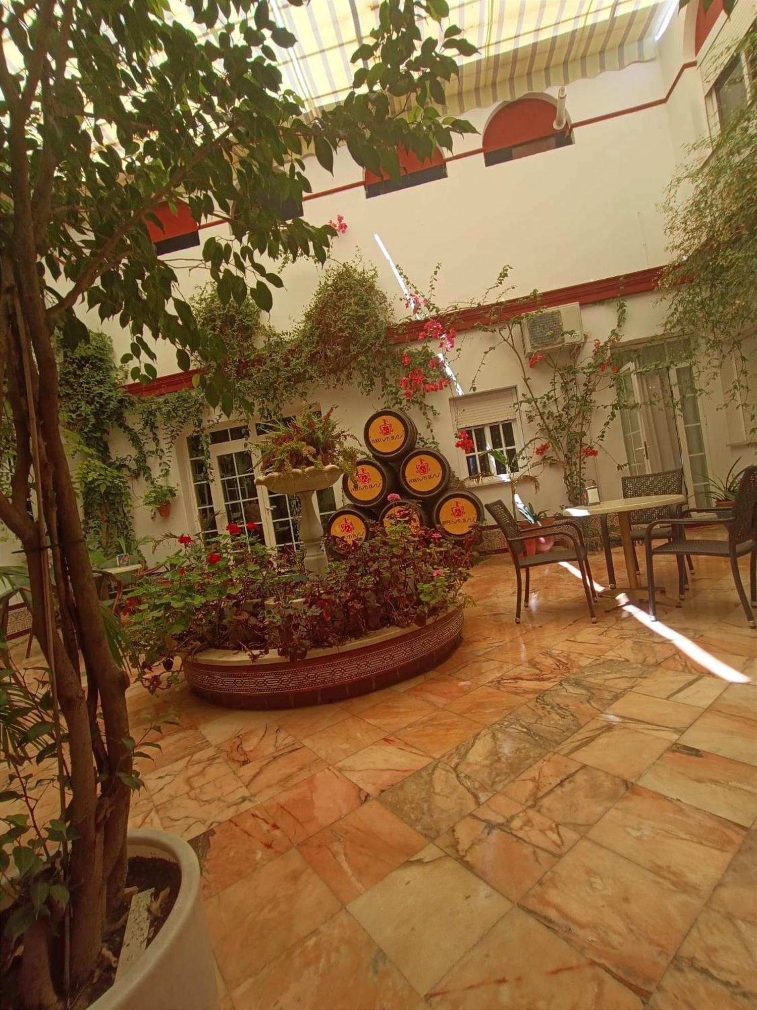 Hostal El Lirio Бойюйос пар дел Кондадо Екстериор снимка