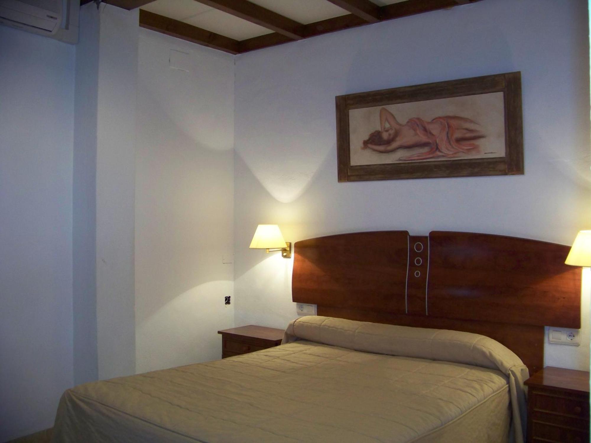 Hostal El Lirio Бойюйос пар дел Кондадо Екстериор снимка